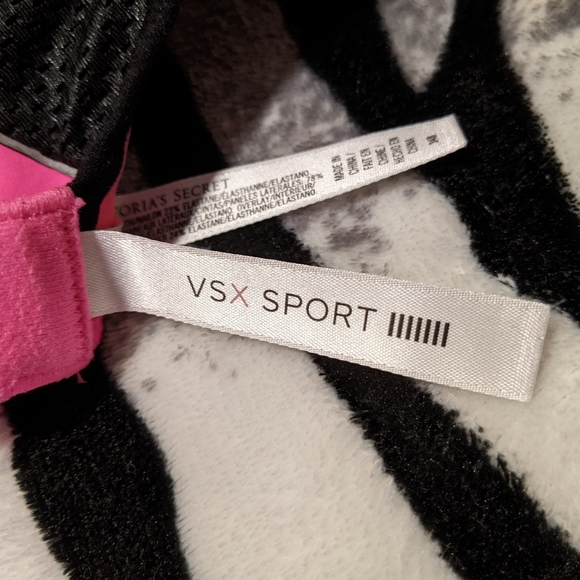 💓Victoria's Secret VSX sports bra 34B💓 - Picture 4 of 5